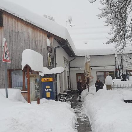 Pension A Restaurace U Sousedu ストラージュニー エクステリア 写真